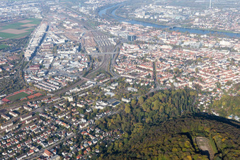 Vue aérienne de Schillerstraße à le quartier Weststadt in Heidelberg dans le département Bade-Wurtemberg, Allemagne
