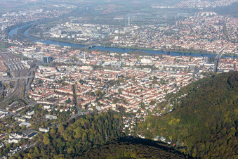 Vue aérienne de Schillerstraße à le quartier Weststadt in Heidelberg dans le département Bade-Wurtemberg, Allemagne