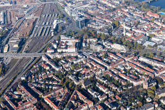 Vue aérienne de Gare centrale à le quartier Weststadt in Heidelberg dans le département Bade-Wurtemberg, Allemagne