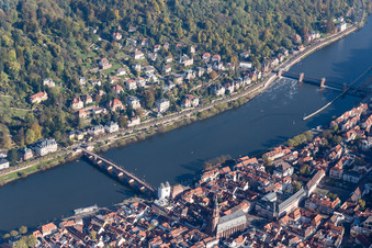 Vue aérienne de Vieux pont, Ziegelhäuser Landstr à le quartier Neuenheim in Heidelberg dans le département Bade-Wurtemberg, Allemagne