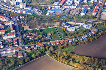 Vue aérienne de Séminaire épiscopal de Saint-Germain, Séminaire pastoral du diocèse de Speyer et Église du monastère du Carmel de Marie, Mère de l'Église à Speyer dans le département Rhénanie-Palatinat, Allemagne