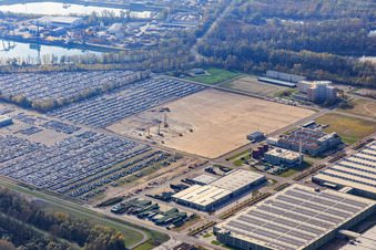 Vue aérienne de Insel Grün avec MOSOLF Logistics & Services GmbH et Mercedes-Benz Global Logistics Center à Germersheim dans le département Rhénanie-Palatinat, Allemagne