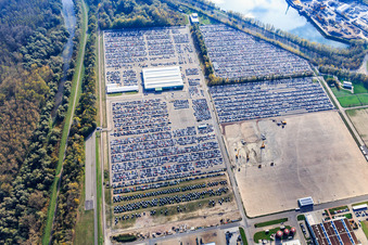 Photographie aérienne de Insel Grün avec MOSOLF Logistics & Services GmbH et Mercedes-Benz Global Logistics Center à Germersheim dans le département Rhénanie-Palatinat, Allemagne