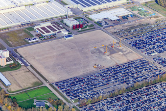 Vue oblique de Insel Grün avec MOSOLF Logistics & Services GmbH et Mercedes-Benz Global Logistics Center à Germersheim dans le département Rhénanie-Palatinat, Allemagne