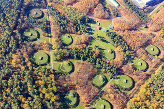 Photographie aérienne de Parc de réservoirs TanQuid Nato FBG dans la forêt à Bellheim dans le département Rhénanie-Palatinat, Allemagne