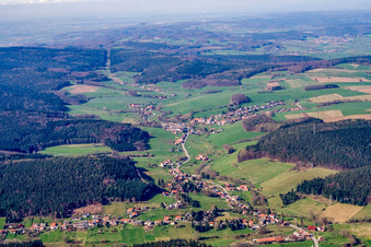 Vue aérienne de Du sud à le quartier Unter-Mossau in Mossautal dans le département Hesse, Allemagne