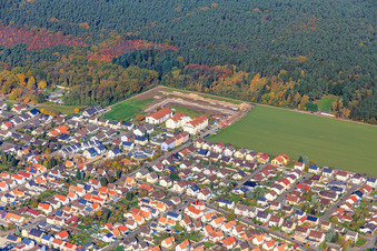Vue aérienne de Développement de la nouvelle zone de développement Edelbergstraße et du centre pour personnes âgées Haus Edelberg Bellheim à Bellheim dans le département Rhénanie-Palatinat, Allemagne
