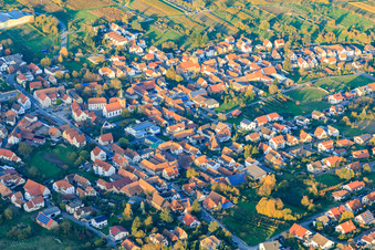 Vue aérienne de Centre du village à Oberotterbach dans le département Rhénanie-Palatinat, Allemagne