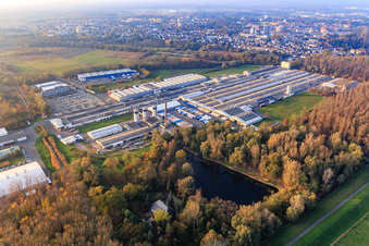 Vue aérienne de Zone industrielle Konrad-Nolte-Straße avec menuiserie Knaus - Johann Knaus & Viktor Knaus GbR et Tobias Wünschel GmbH à Germersheim dans le département Rhénanie-Palatinat, Allemagne