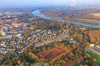 Vue aérienne de Friedensstraße et stade de Bornpfuhl à Germersheim dans le département Rhénanie-Palatinat, Allemagne