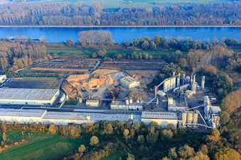 Vue aérienne de Zone industrielle Konrad-Nolte-Straße depuis l'ouest avec Rheinspan GmbH & Co. KG à Germersheim dans le département Rhénanie-Palatinat, Allemagne