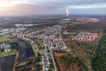 Vue oblique de Du sud-ouest à le quartier Huttenheim in Philippsburg dans le département Bade-Wurtemberg, Allemagne