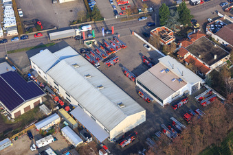 Vue aérienne de Barthelsmühlring avec échelle tournante atelier Beitel und Stier GmbH, Ronnys Folienwelt GmbH et Liquid Hydraulik GmbH à le quartier Minderslachen in Kandel dans le département Rhénanie-Palatinat, Allemagne