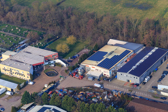 Vue aérienne de Buschurweg avec Zeich Metallbau GmbH, ArcoSYS Computervertriebs GmbH et Frey Metalltechnik, propriétaire : Dipl.-Ing. Matthias Frey eK à le quartier Minderslachen in Kandel dans le département Rhénanie-Palatinat, Allemagne