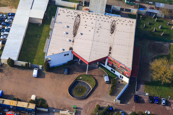 Vue aérienne de Zone commerciale Horst avec arcade PLAY POINT, HA Automobile à le quartier Minderslachen in Kandel dans le département Rhénanie-Palatinat, Allemagne