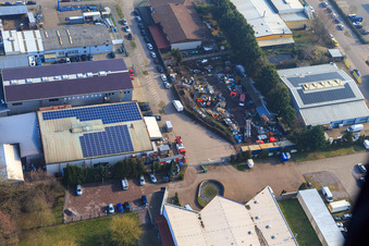 Buschurweg avec Zeich Metallbau GmbH, ArcoSYS Computervertriebs GmbH, Frey Metalltechnik, propriétaire Dipl.-Ing. Matthias Frey eK et PLAY POINT arcade à le quartier Minderslachen in Kandel dans le département Rhénanie-Palatinat, Allemagne hors des airs