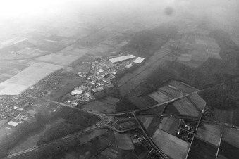Vue aérienne de Zone industrielle de Horst à le quartier Minderslachen in Kandel dans le département Rhénanie-Palatinat, Allemagne