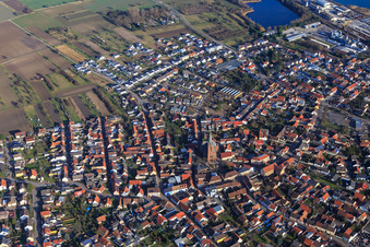 Vue aérienne de Vue d'ensemble du village depuis le sud-est à le quartier Rheinsheim in Philippsburg dans le département Bade-Wurtemberg, Allemagne
