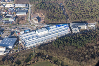 Agrandissement - nouvelle construction - chantier dans les bâtiments et halls de production de l'usine SEW-EURODRIVE GmbH & Co KG à le quartier Graben in Graben-Neudorf dans le département Bade-Wurtemberg, Allemagne d'en haut