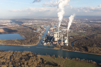 Vue aérienne de Port du Rhin à le quartier Daxlanden in Karlsruhe dans le département Bade-Wurtemberg, Allemagne