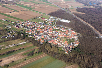Schaffhouse-près-Seltz dans le département Bas Rhin, France vu d'un drone