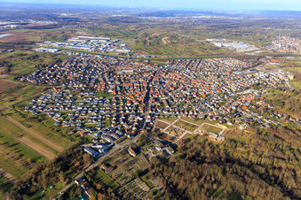 Vue aérienne de Vue du sud-est de ce côté de la Murg à Kuppenheim dans le département Bade-Wurtemberg, Allemagne