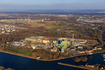 Vue aérienne de Maxauer Papierfabrik GmbH du sud-ouest à le quartier Knielingen in Karlsruhe dans le département Bade-Wurtemberg, Allemagne