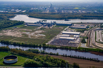 Vue aérienne de Zone industrielle d'Oberwald vue de l'ouest à Wörth am Rhein dans le département Rhénanie-Palatinat, Allemagne