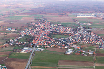 Image drone de Hatten dans le département Bas Rhin, France