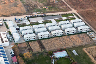 Quartier Niederhochstadt in Hochstadt dans le département Rhénanie-Palatinat, Allemagne du point de vue du drone
