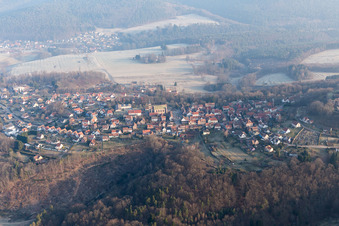 Ruines du château de Lichtenberg dans les Vosges du Nord à Lichtenberg dans le département Bas Rhin, France hors des airs