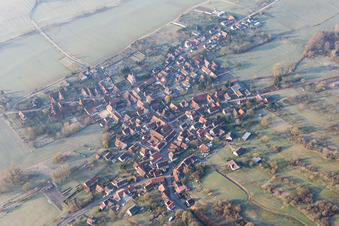 Vue aérienne de Weinbourg dans le département Bas Rhin, France