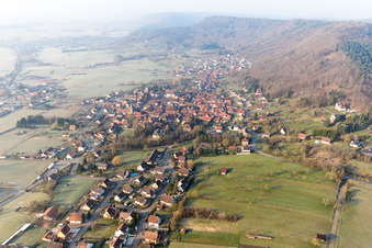 Vue aérienne de Neuwiller-lès-Saverne dans le département Bas Rhin, France