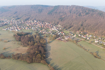 Vue aérienne de Ernolsheim-lès-Saverne dans le département Bas Rhin, France