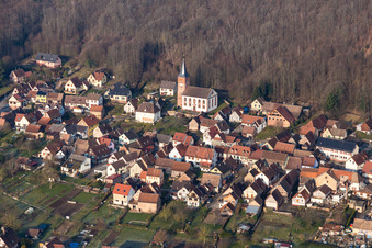 Vue aérienne de Ernolsheim-lès-Saverne dans le département Bas Rhin, France