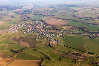 Vue aérienne de Durrenbach dans le département Bas Rhin, France