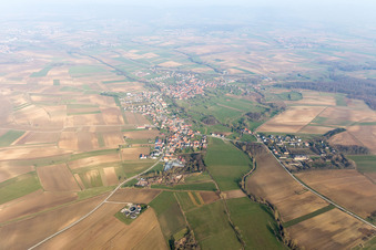 Vue aérienne de Oberrœdern dans le département Bas Rhin, France