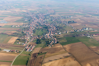 Seebach dans le département Bas Rhin, France vu d'un drone