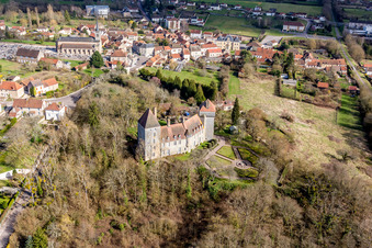 Vue aérienne de Château de Épinac (Bourgogne) à Épinac dans le département Saône et Loire, France