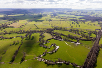 Vue aérienne de Sully dans le département Saône et Loire, France