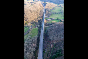 Photographie aérienne de TGV à Sully dans le département Saône et Loire, France