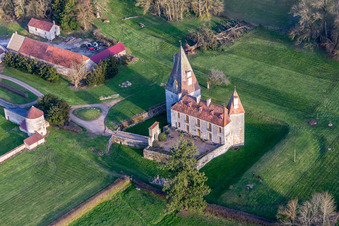 Vue oblique de Château de Morlet en Bourgogne à Morlet dans le département Saône et Loire, France