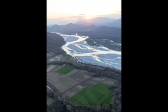 Vue oblique de Cimano dans le département Frioul-Vénétie Julienne, Italie