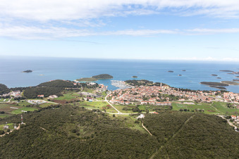 Vue oblique de Vrsar dans le département Gespanschaft Istrien, Croatie