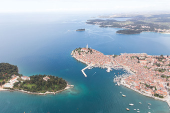 Image drone de Rovinj dans le département Gespanschaft Istrien, Croatie