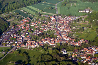 Vue d'oiseau de Scheibenhard dans le département Bas Rhin, France