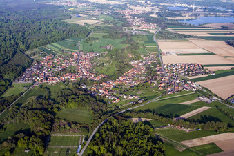 Enregistrement par drone de Scheibenhard dans le département Bas Rhin, France