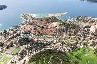 Vrsar dans le département Gespanschaft Istrien, Croatie d'un drone