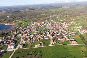 Vue aérienne de Funtana dans le département Gespanschaft Istrien, Croatie