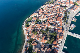 Vue oblique de Poreč dans le département Gespanschaft Istrien, Croatie